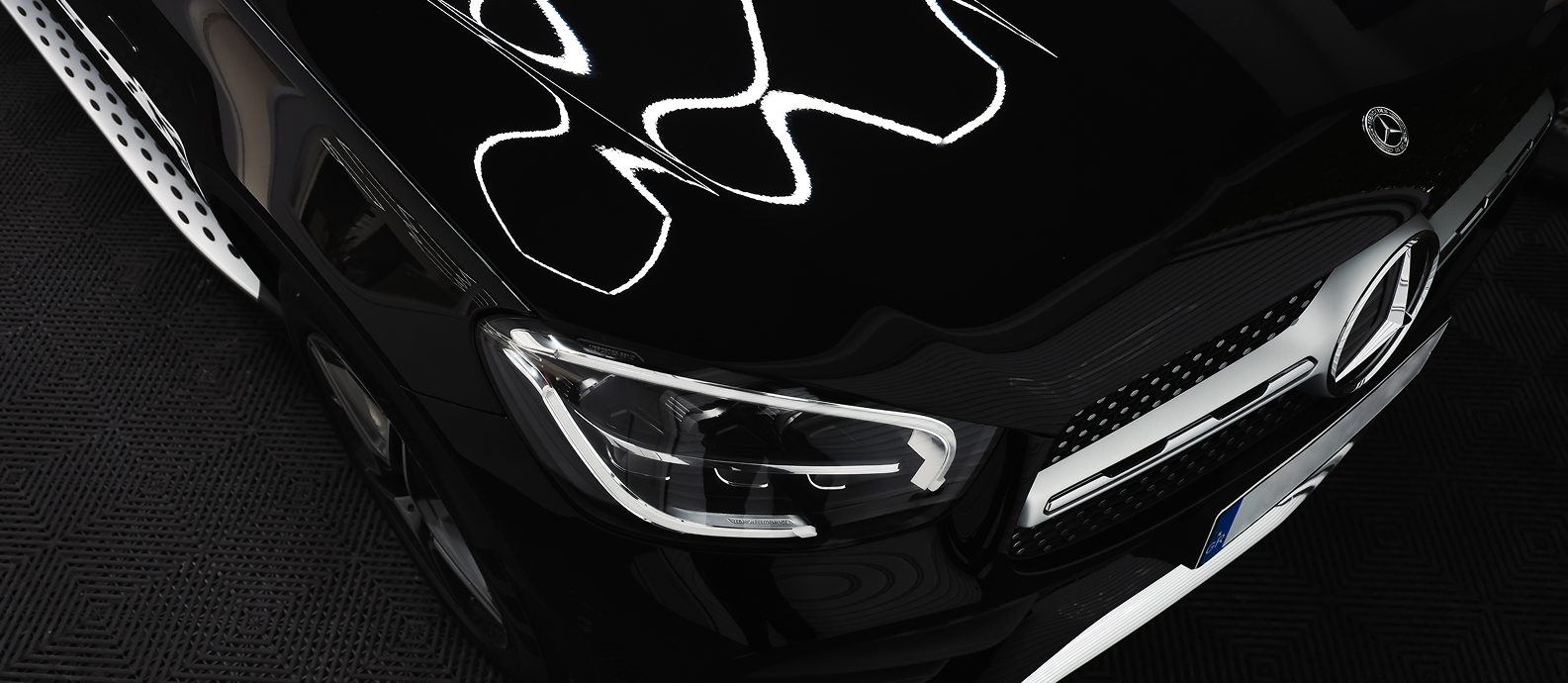 Thanos Designs Mercedes Benz 4matic Hood Close Up