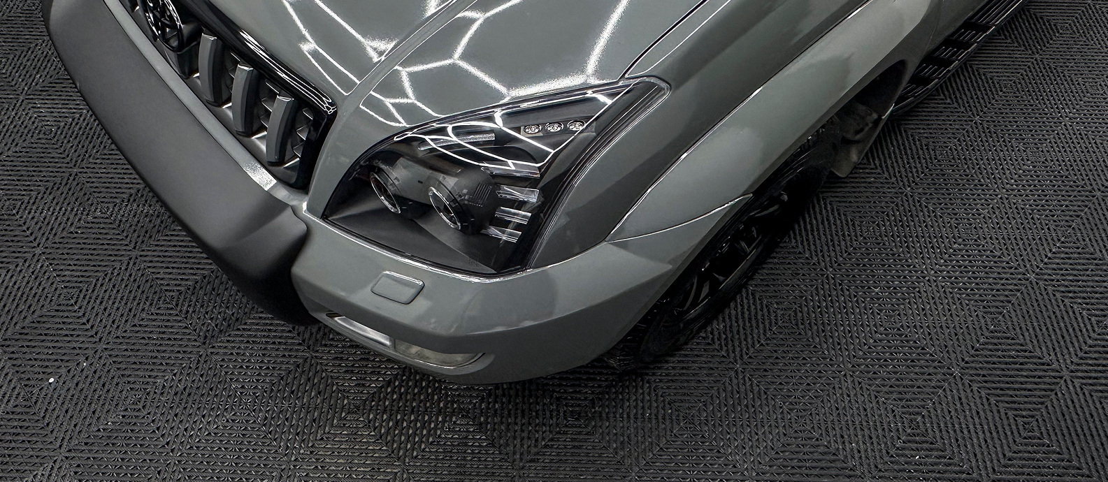 Thanos Designs Toyota Land Cruiser Hood Close Up